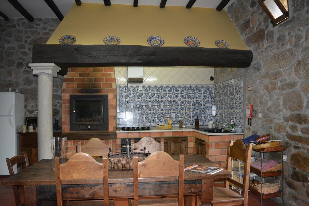 Hostal Solar Dos Correia Alves Moimenta da Beira Exterior foto