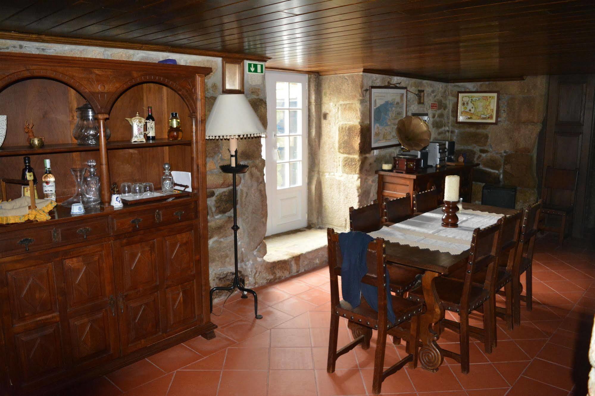 Hostal Solar Dos Correia Alves Moimenta da Beira Exterior foto